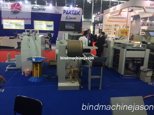 Máquina de perfuração automática SPB550 com alta velocidade para calendário e cartão fornecedor