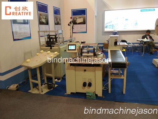 Máquina de encadernação com espiral para calendário e caderno DCA520 com peça para pendurar fornecedor